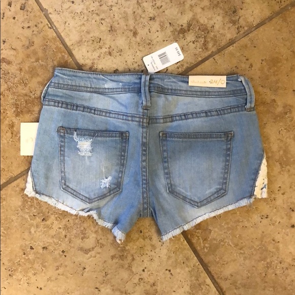 ❌sold❌ festival Boho Lace jean shorts 💕 - Picture 5 of 7